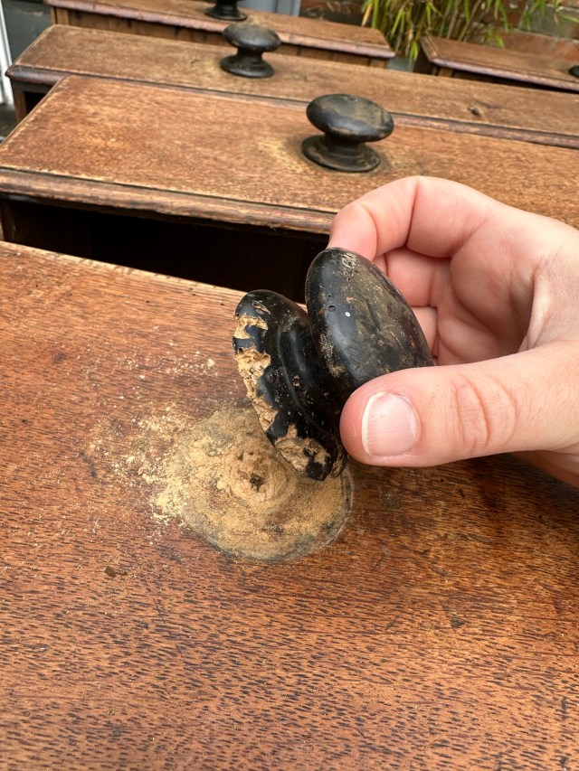 damaged drawer knobs