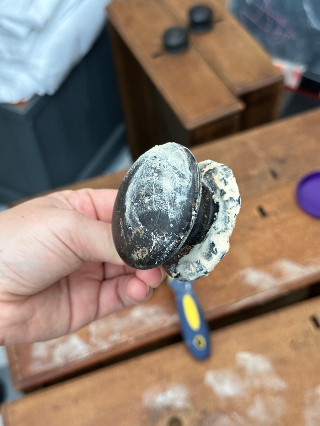 repairing knobs with wood filler