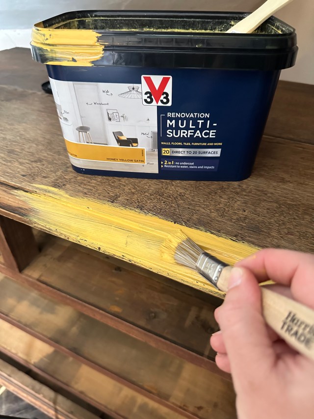 applying v33 multi surface renovation paint