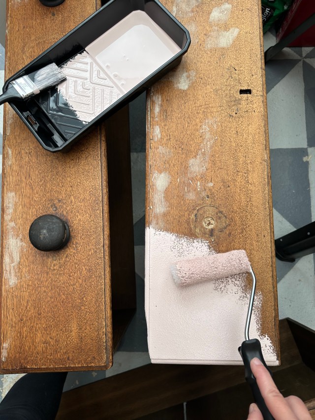 V33 Bohemian Rose paint