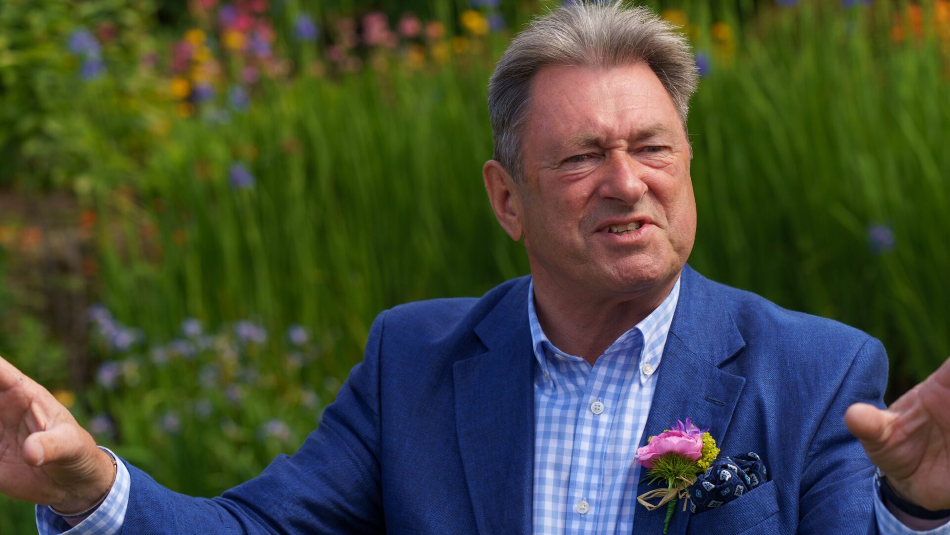 Alan Titchmarsh calls for compensation over M25 junction roadworks