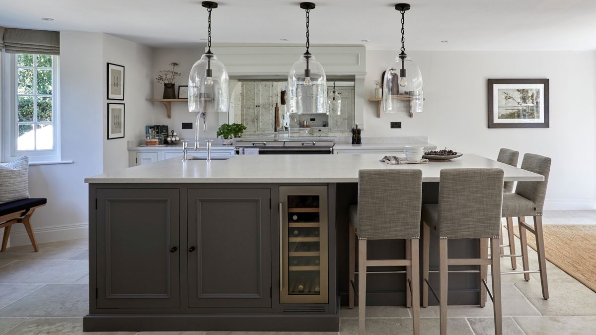 Avoid these four kitchen island mistakes at all costs