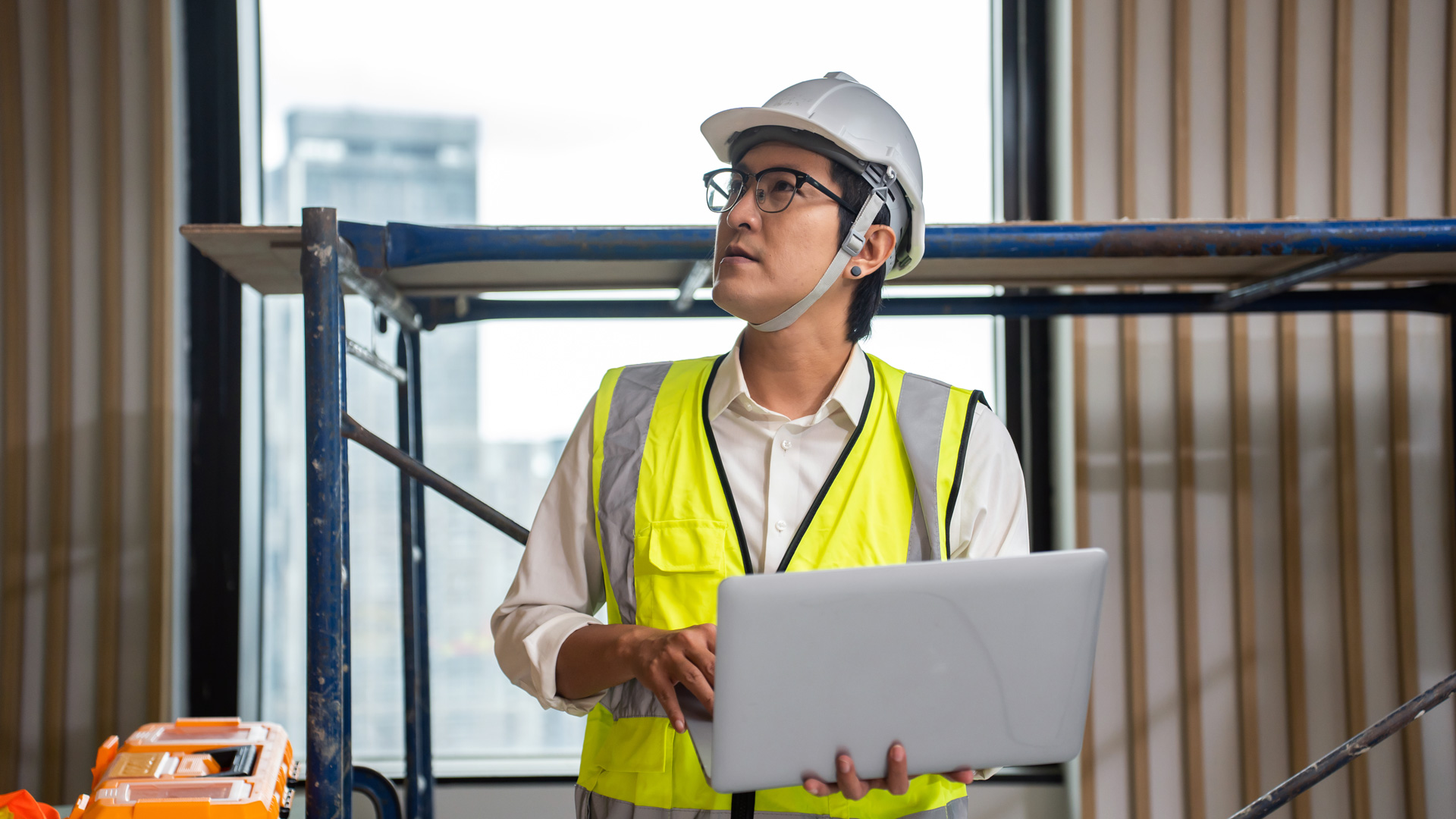 The Productivity Paradox: Insights from Quickbase’s 2024 Gray Work Index