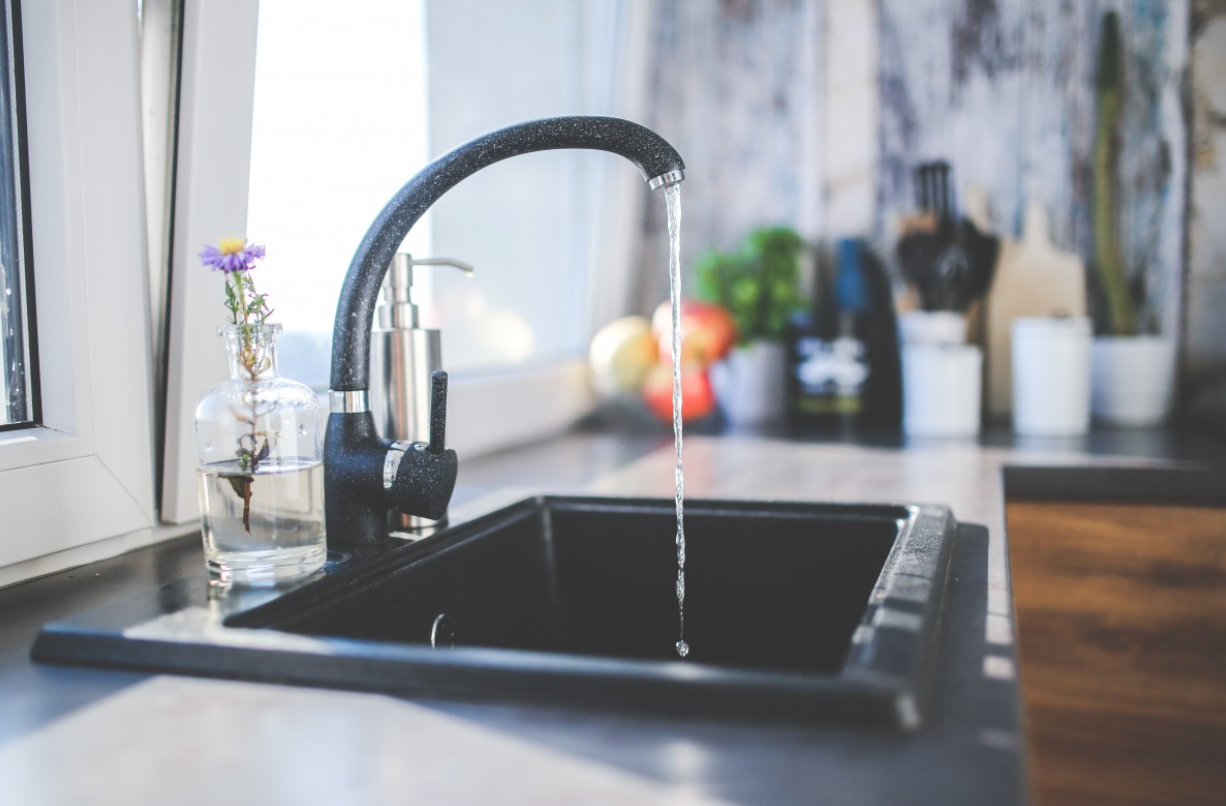 The Pros and Cons of Using A Commercial Sink at Home