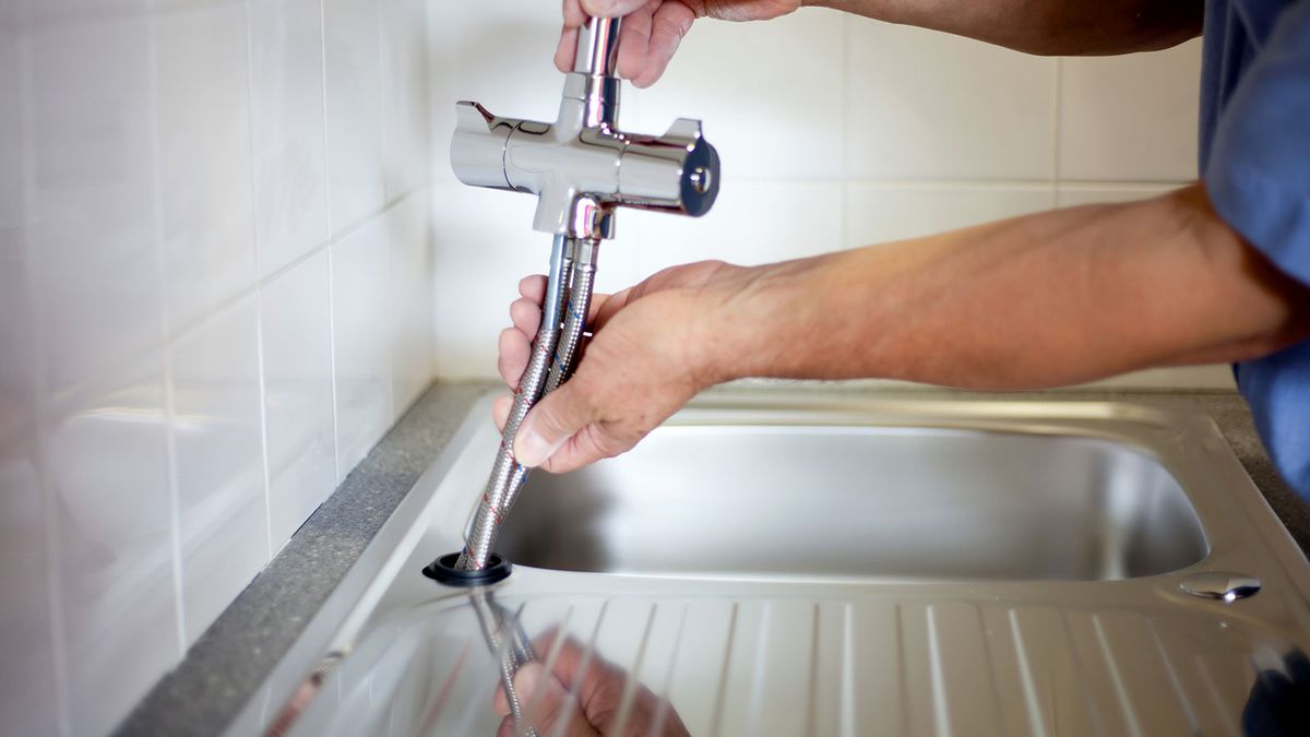 Fitting a kitchen tap: How to do it