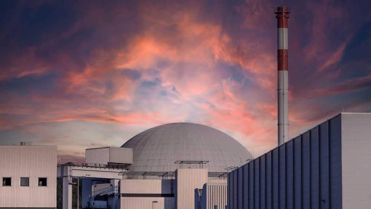 Plan to relax planning rules to allow small nuclear reactors (SMRs) across the UK sparks backlash
