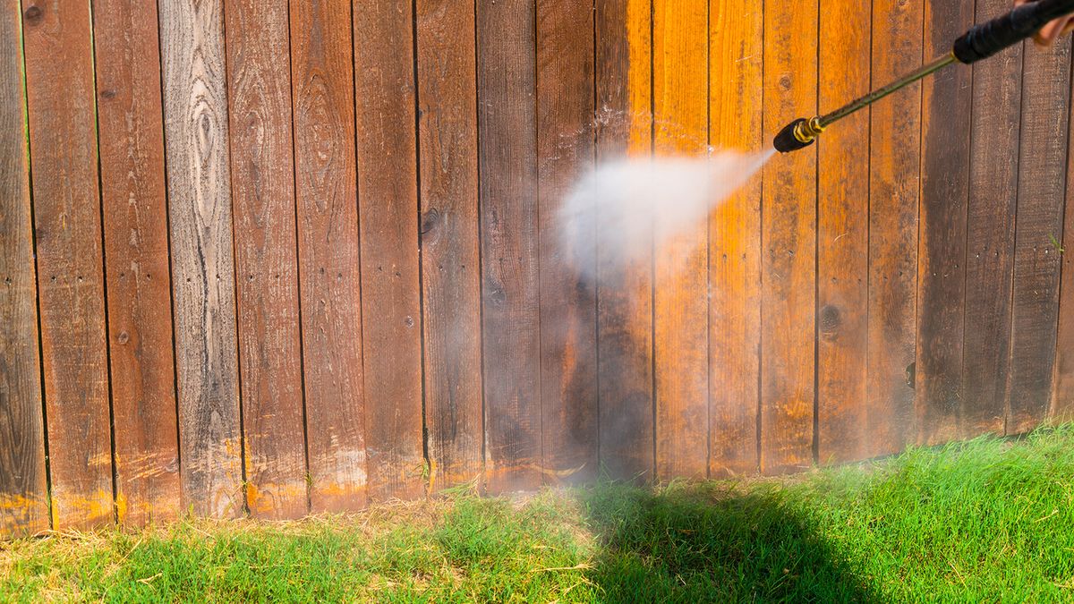 How to clean a fence before painting