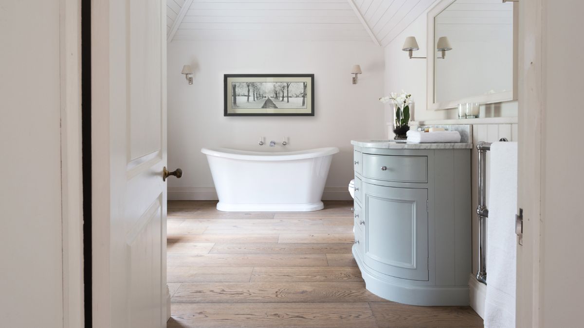 Why solid wooden flooring in a bathroom is never a good idea