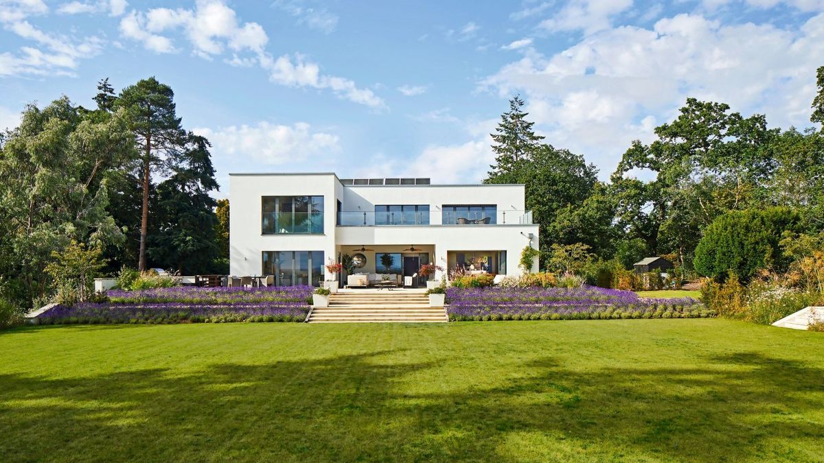 We share the pros of using a self build package company