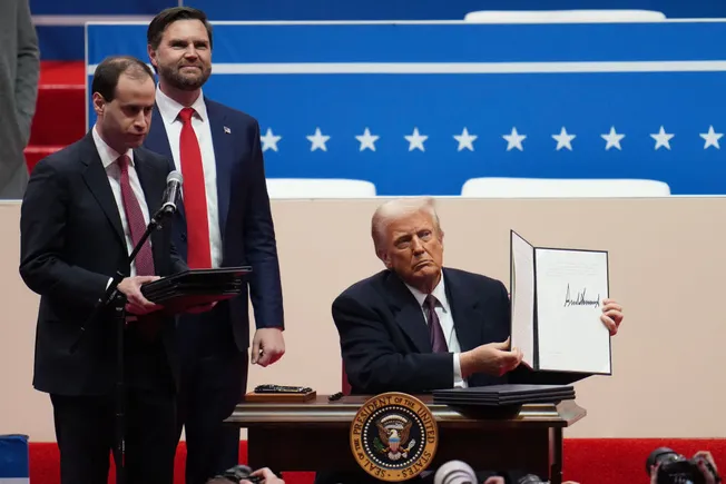 Contractors scramble to stay on top of Trump’s new policies