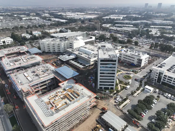 McCarthy tops out $500M California hospital expansion