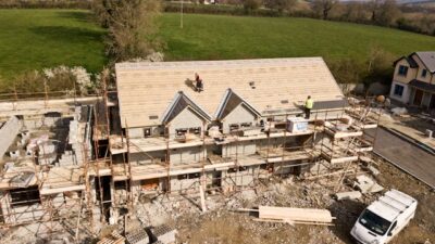 Ultimate Guide to Choosing the Right Roofing Material