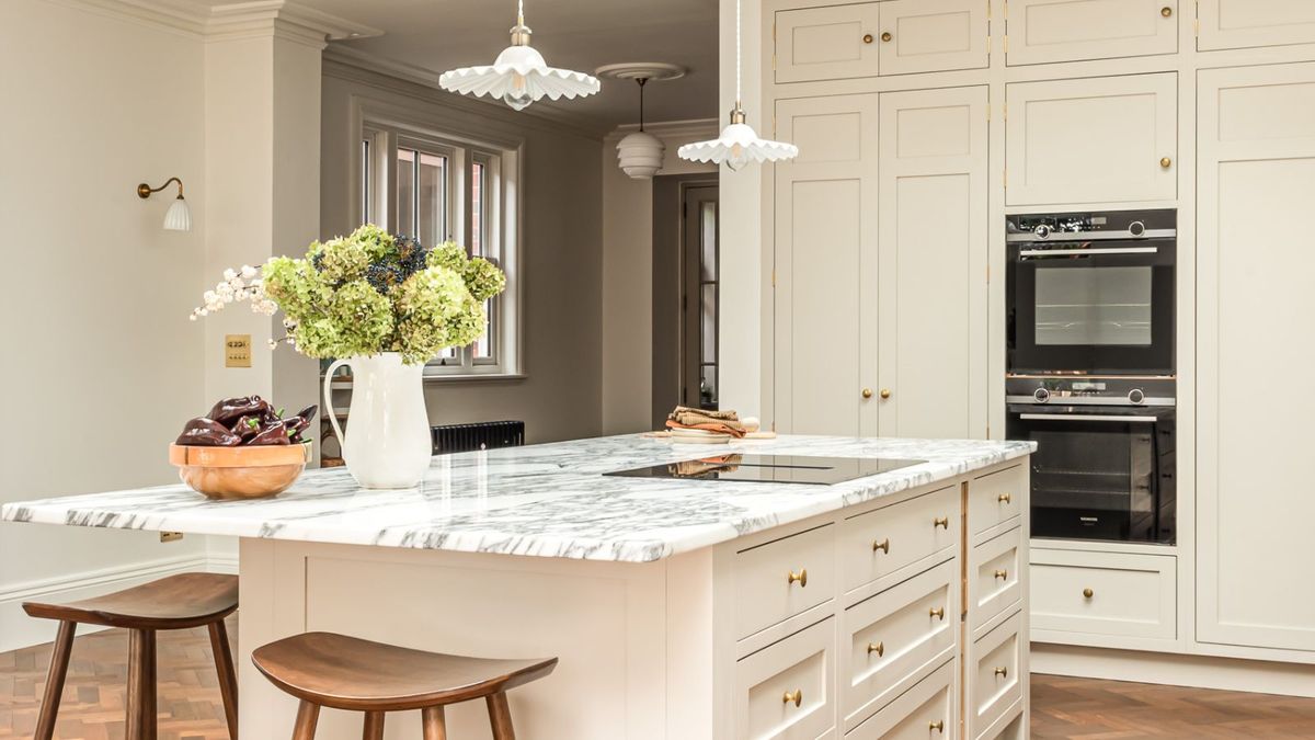 Should you have a hob on a kitchen island?