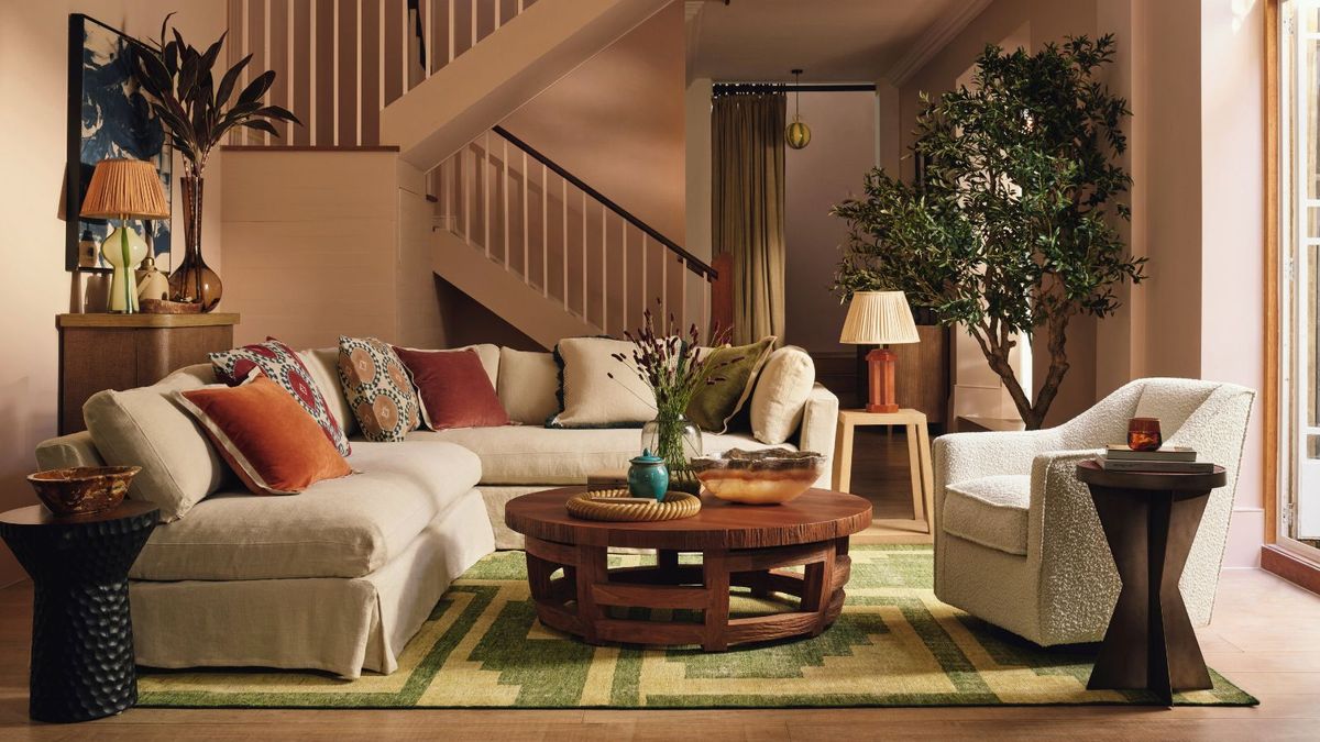 What is the average living room size in the UK?