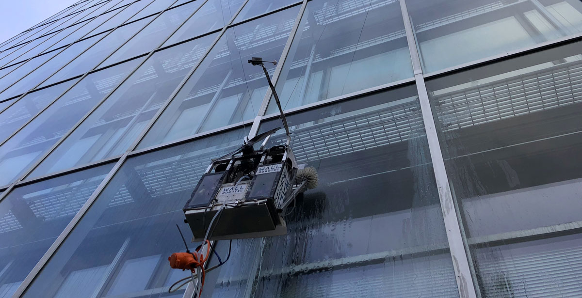 A Portable Robot That Will Shake the Window Cleaning Industry