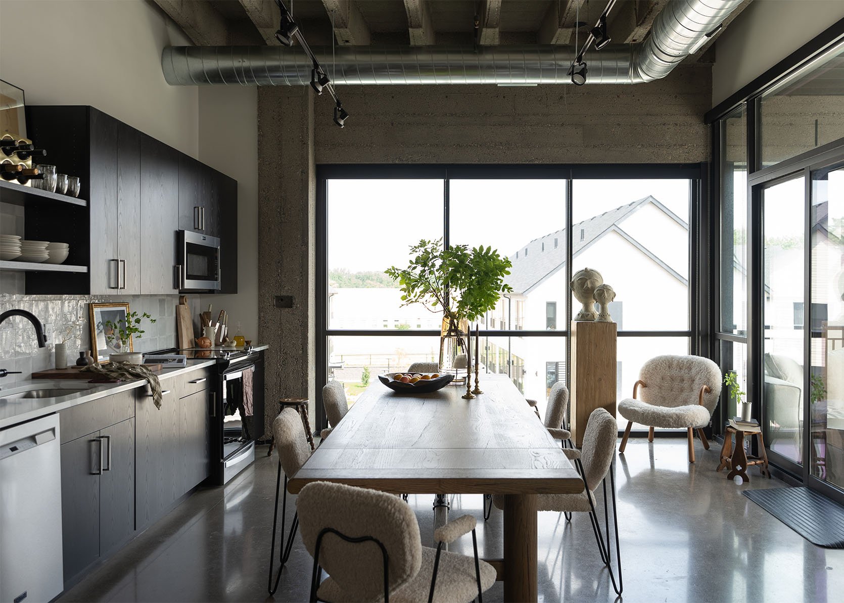 THE UPDATE WE’VE WANTED: Lea Downsized To An Apartment And This Is How She’s Turning Their Rental Into Their Urban Oasis
