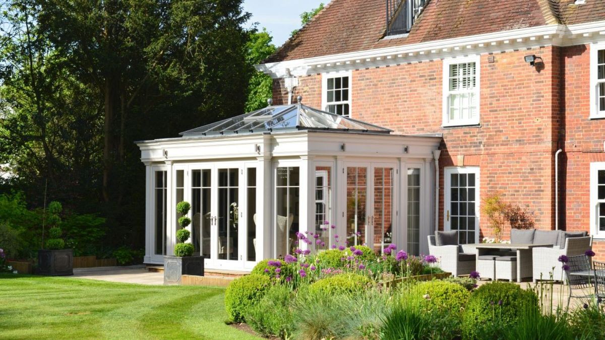 Conservatory pitfalls to avoid: from planning to upkeep