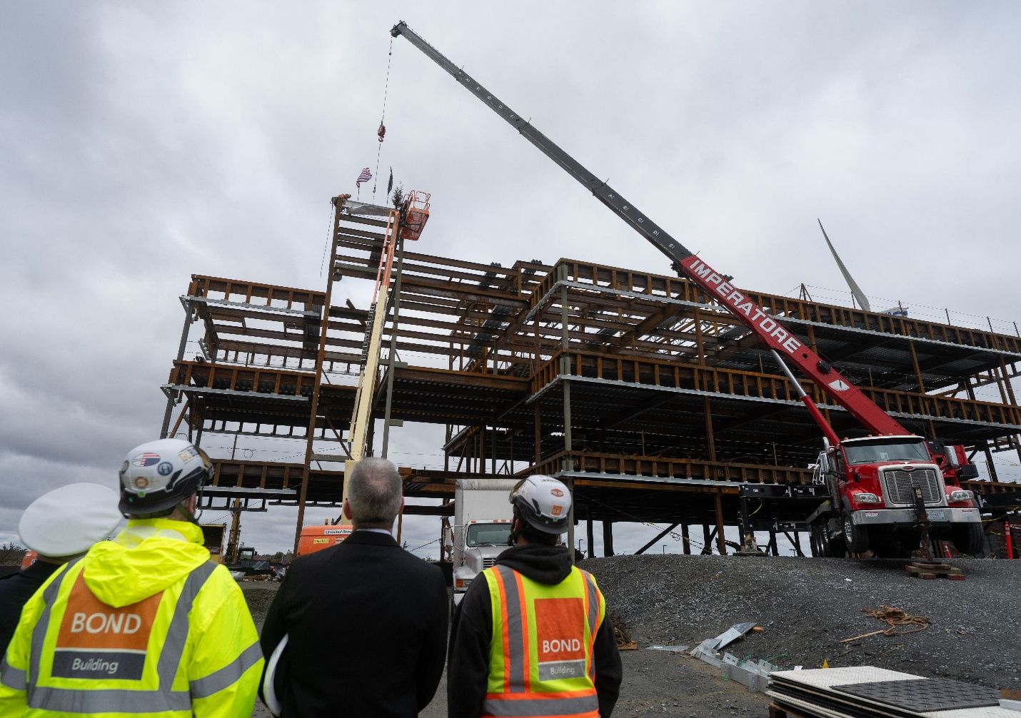 BOND Building Construction tops off Massachusetts Maritime Academy STEM Building