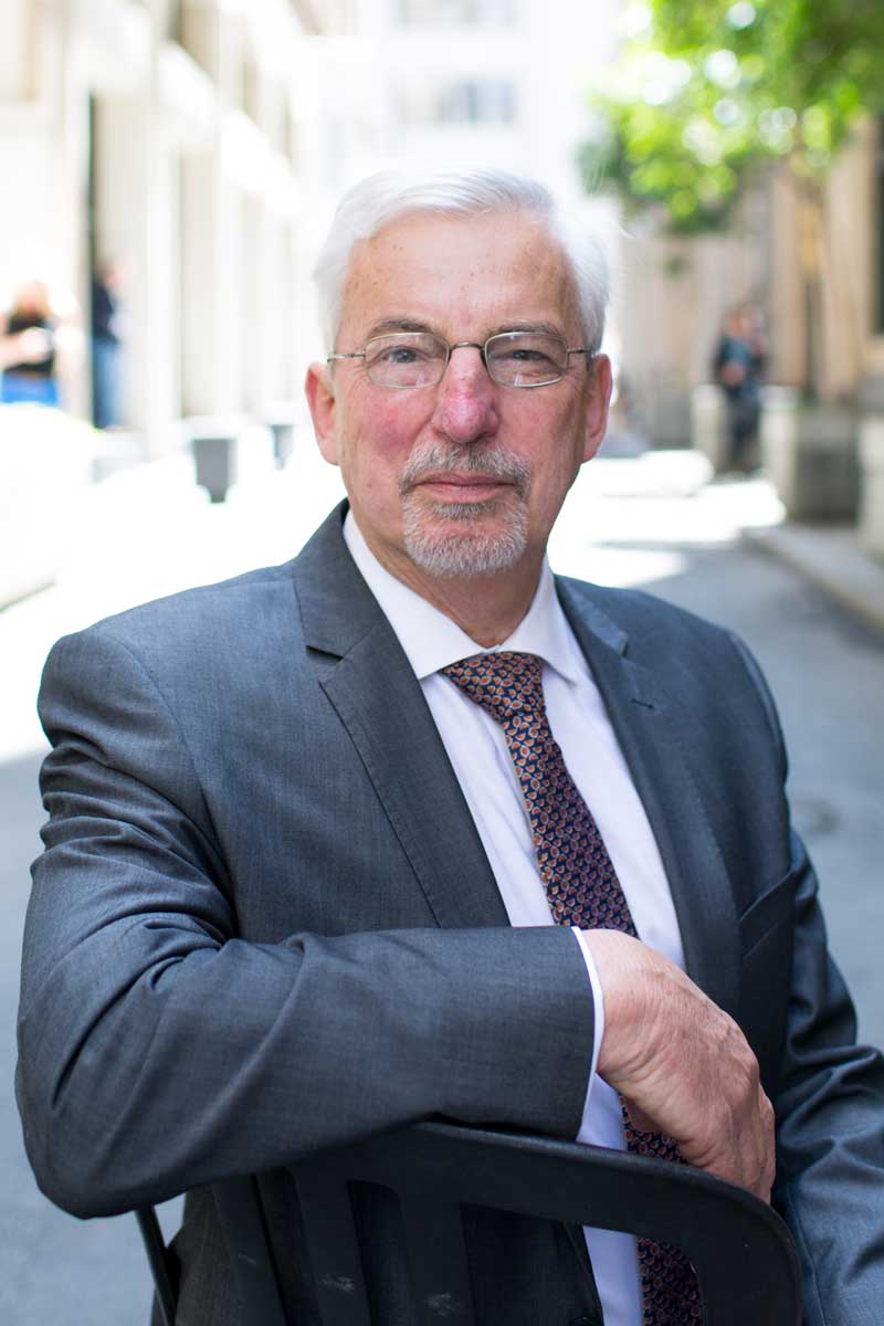 Barry Giles