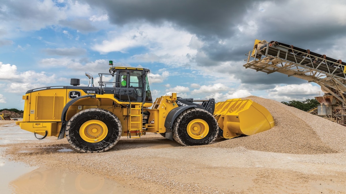 John Deere Announces Transmission Assurance Program on Eligible Wheel Loaders