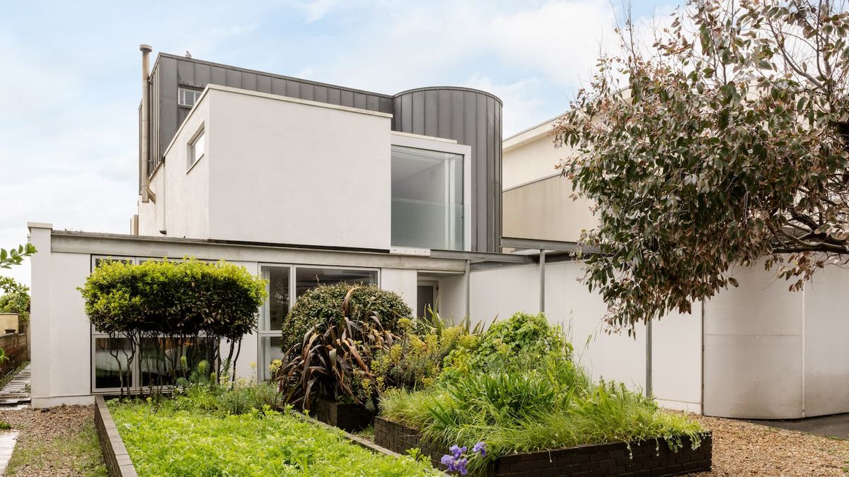 Shoreham-by-Sea beach house gains Passivhaus certification and £2.4m valuation