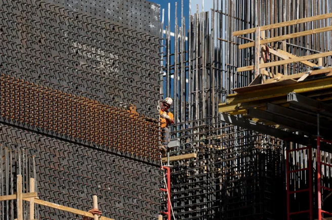 Tariffs shake up construction | Construction Dive