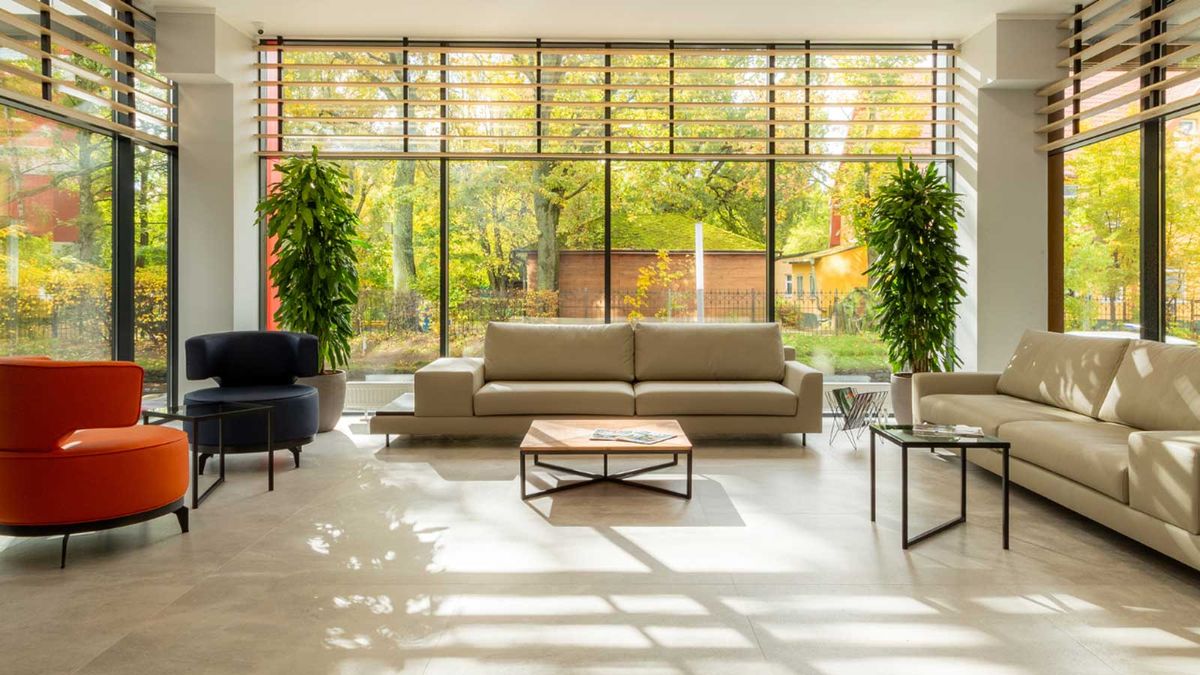 10 ideas for living rooms with large windows