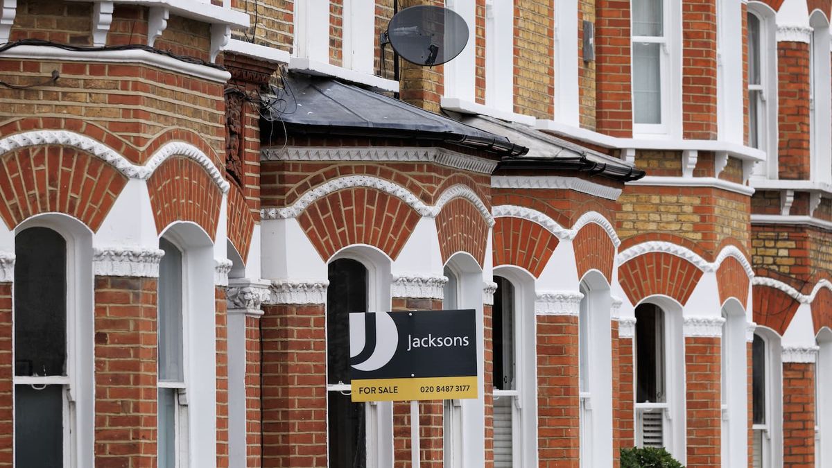 Thousands of homes hit market as sellers cut prices post stamp duty change