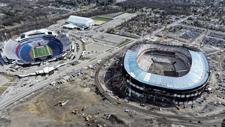 Gilbane/Turner JV tops out $2.1B Buffalo Bills stadium