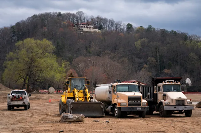 Public projects boost construction spending to $1.26T high