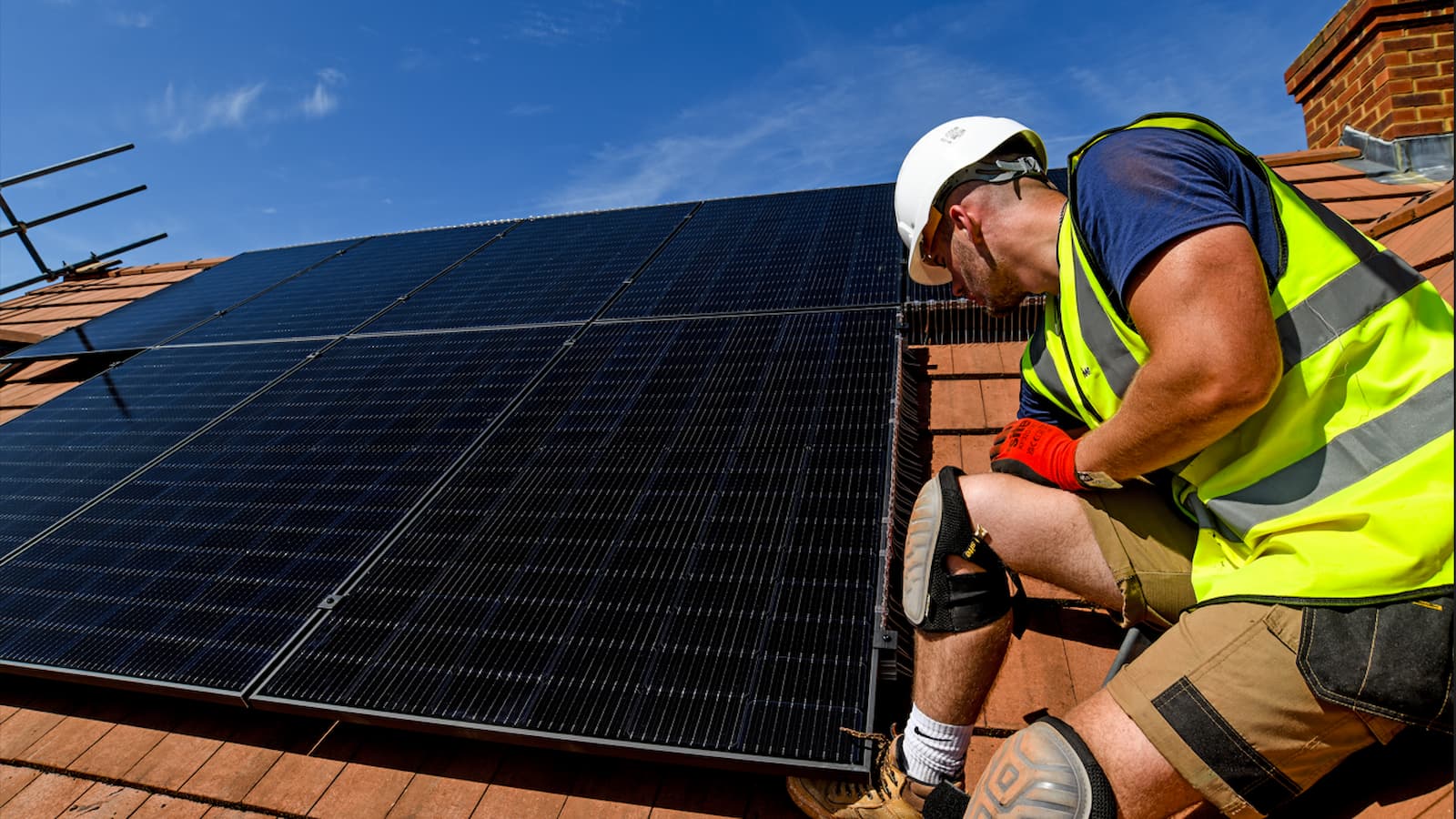 U-turn as Government makes solar panels mandatory on all new homes by 2027