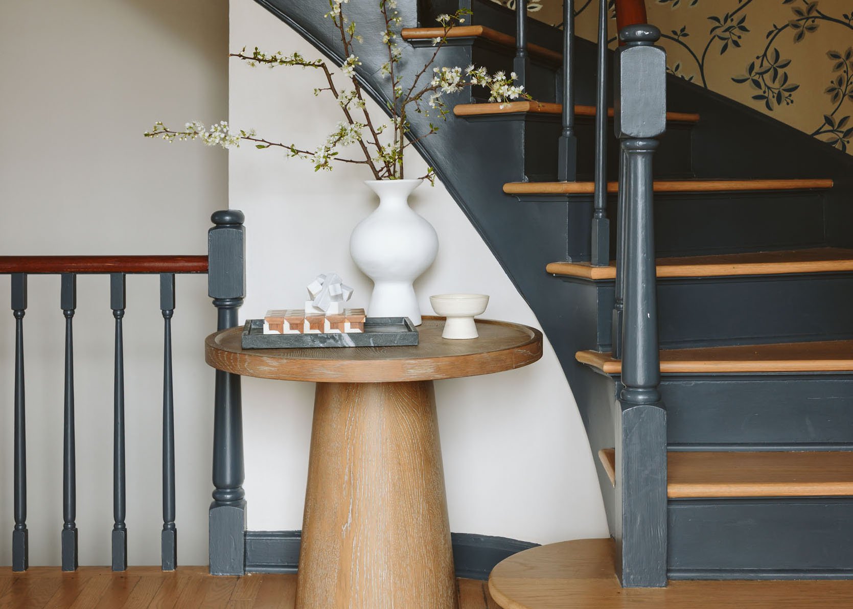 The Versatility Of The Pedestal Table In My Friend's Home (And My Search For Finding More Traditional Versions)