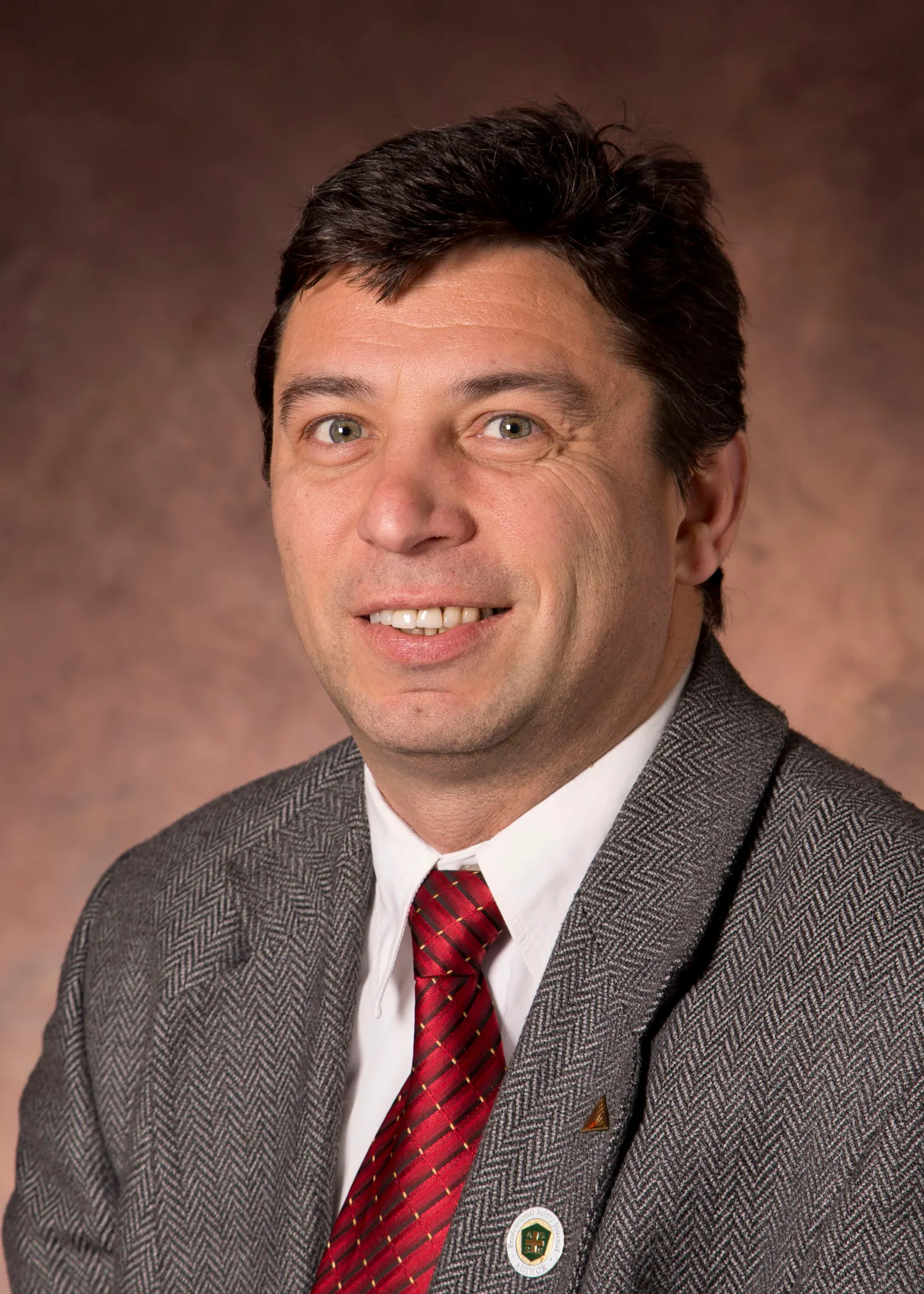 Headshot of Georgi Popov.