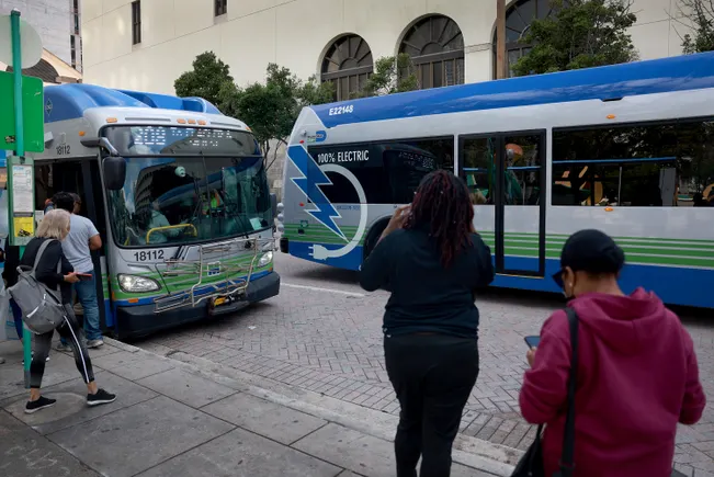 US DOT opens $1.5B funding round for transit buses and bus facilities