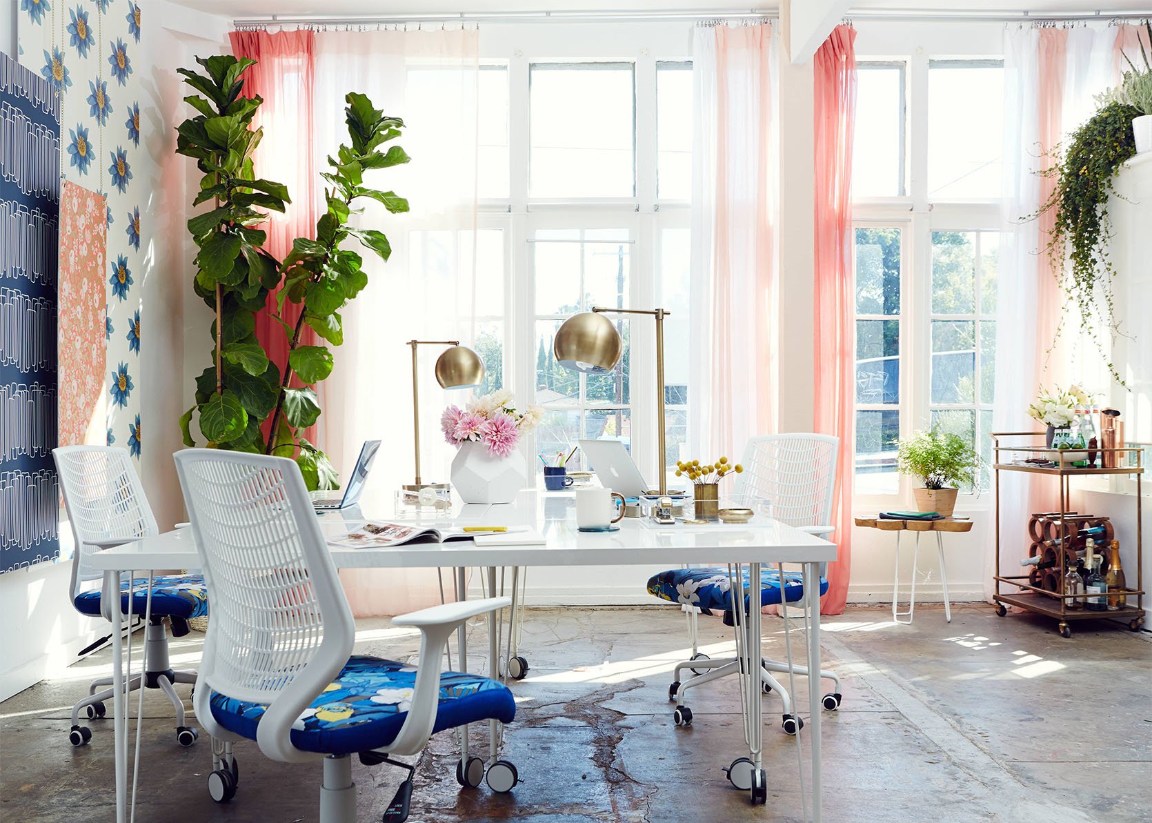The Link Up: Em’s New Family Wall Frames, Gretchen’s Breezy Summer Pant, And A Great New Collection