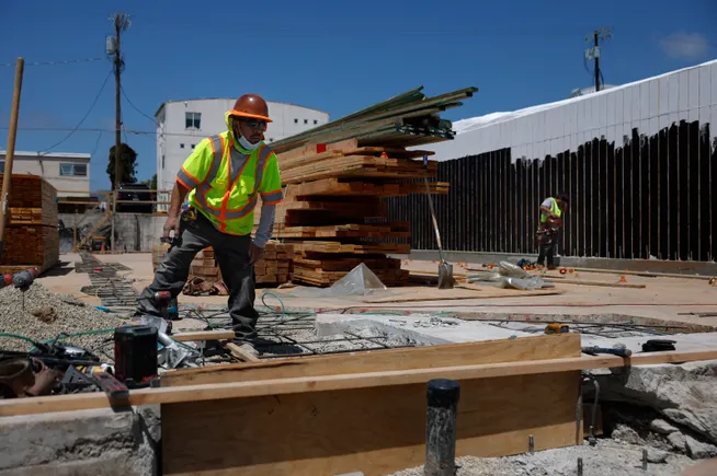 Private construction pullback drags down overall spending