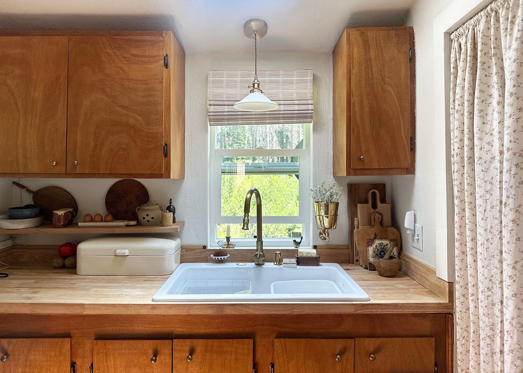 The Cozy DIY Cabin Everyone’s Asked To See (Packed With Genius Ideas To Steal)