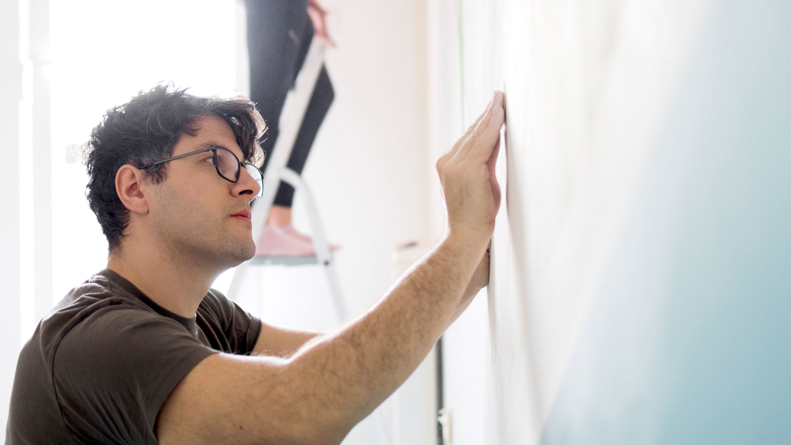 How to repair peeling paint for a quick makeover and a fresh new finish
