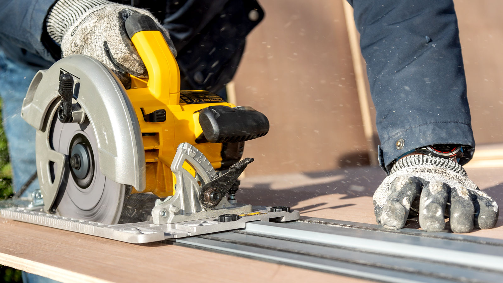 6 ways to get straight cuts with a circular saw