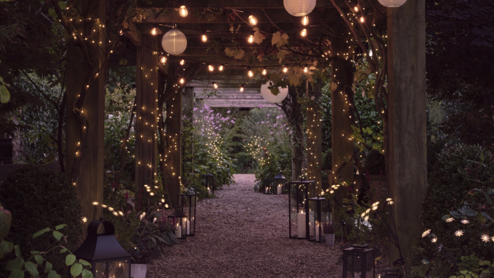 Do solar lights need direct sunlight?