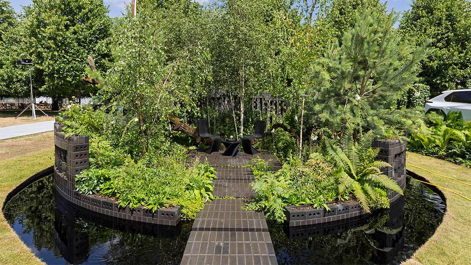 K-BRIQs in a garden in a moat and island for plants