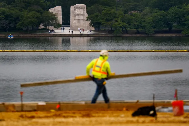 Immigration crackdowns intensify construction labor woes