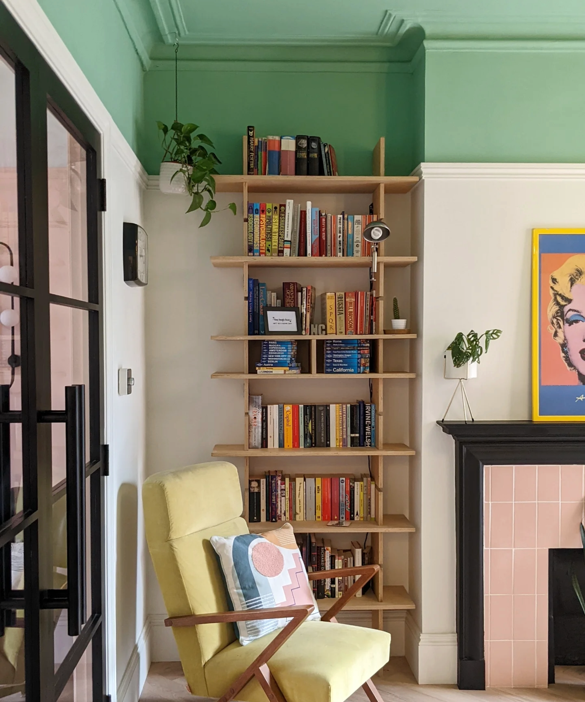 Living room with green ceiling