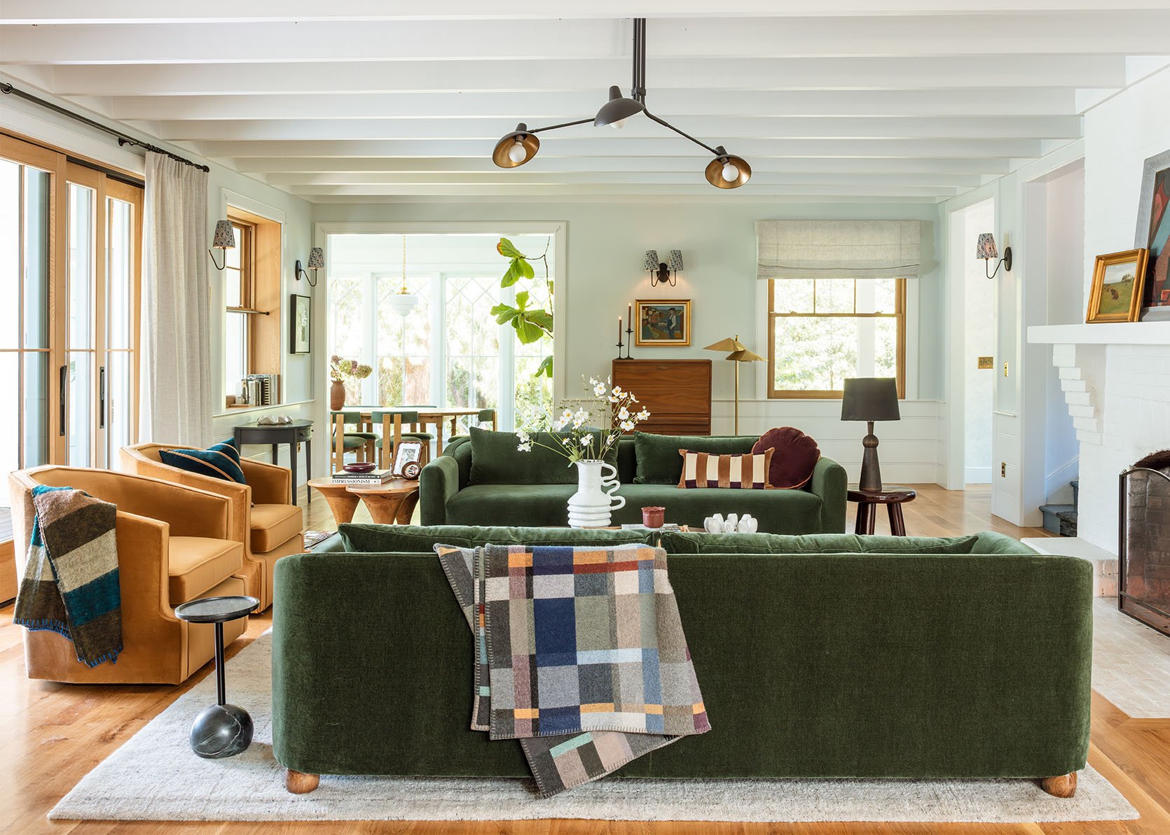 How To Create A Non Generic Living Room (That Will Also Impress Your Family For The Holidays)