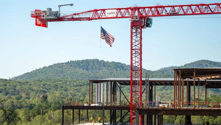 Skanska tops out $350M UVA higher ed biotech facility