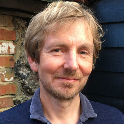 headshot of architect David Nossiter