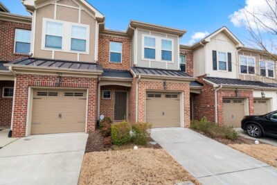 5 Reasons to Renovate Your Home's Garage Doors