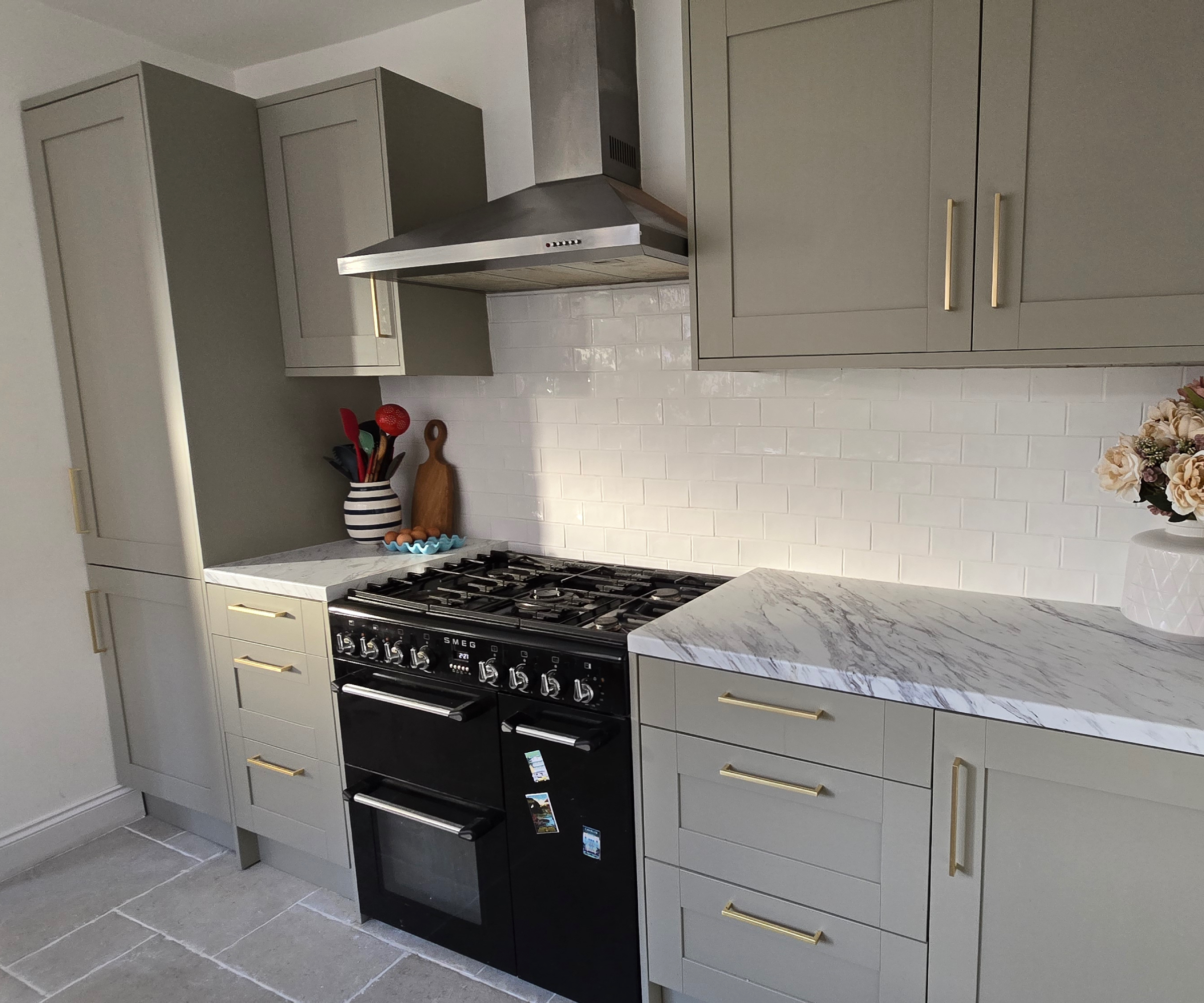 Wickes Ohio kitchen in green with marble look worktop