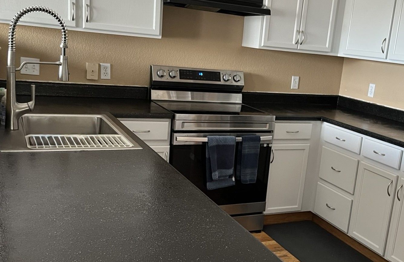 SpreadStone™ Countertops Designed for Everyday Kitchen Living